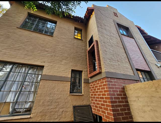 3 BEDROOM APARTMENT FOR SALE IN SAFARI GARDENS